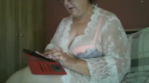 Snapshot of deinar76 chatting on June 2026 12:40:02 PM deinar76 online show from June 2026 12:40:02 PM