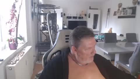 deinprinz2312 online show from October 2025 09:52:02 AM