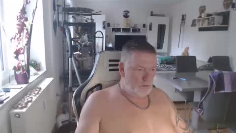 deinprinz2312 online show from October 2025 09:57:02 AM