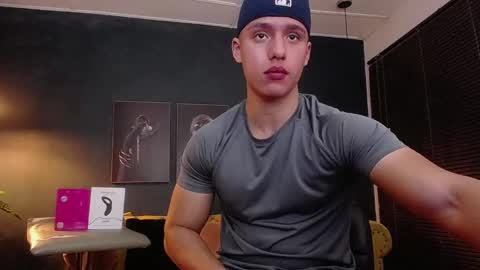 Snapshot of deivid_parker chatting on March 2026 02:51:02 AM Deivid online show from March 2026 02:51:02 AM