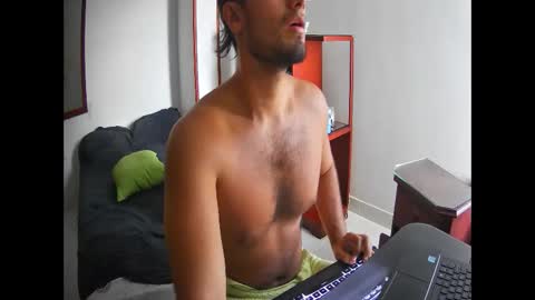 Snapshot of deividellobo chatting on November 2025 08:33:02 PM deividellobo online show from November 2025 08:33:02 PM