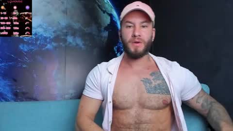 Snapshot of delessandro_world chatting on May 2026 10:50:01 PM Delessandro online show from May 2026 10:50:01 PM