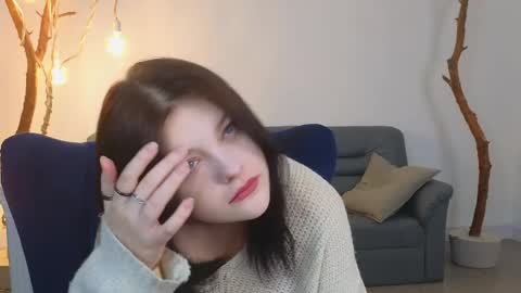 deliaeffy online show from April 2026 12:58:02 PM