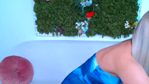 deliciaalove online show from March 2026 06:41:01 PM