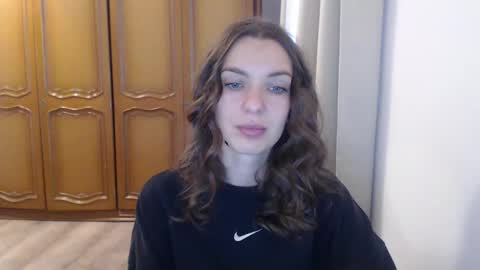 Aurora online show from October 2025 06:48:01 AM