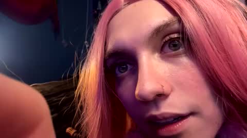 Snapshot of delilahandjuju chatting on December 2024 09:37:02 AM Delilah Juju online show from December 2024 09:37:02 AM