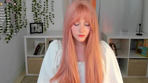 Delilah or Laila online show from September 2025 10:33:02 PM