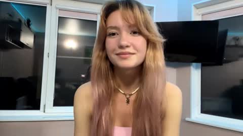 Nami online show from November 2025 12:49:02 PM