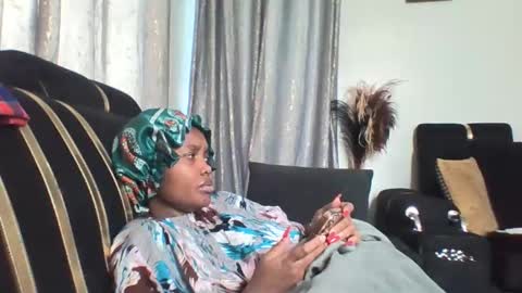 dellarine517299 online show from April 2026 11:33:01 AM