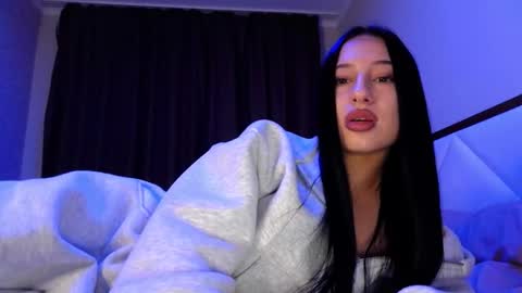 delly_love online show from November 2025 08:11:02 PM