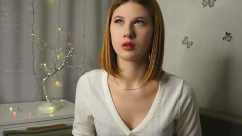 Katrin online show from December 2025 07:53:01 PM