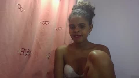 Snapshot of delphineee chatting on April 2026 05:29:02 AM delphine online show from April 2026 05:29:02 AM