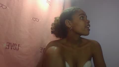 Snapshot of delphineee chatting on April 2026 06:30:01 AM delphine online show from April 2026 06:30:01 AM