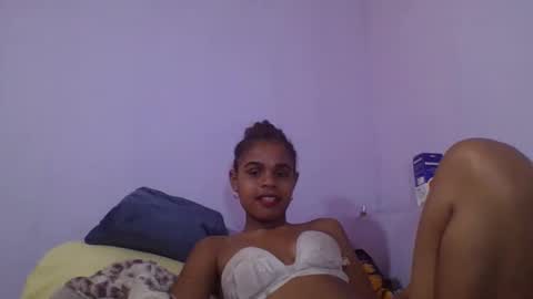 Snapshot of delphineee chatting on April 2026 06:08:01 AM delphine online show from April 2026 06:08:01 AM