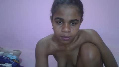 Snapshot of delphineee chatting on April 2026 03:35:02 AM delphine online show from April 2026 03:35:02 AM