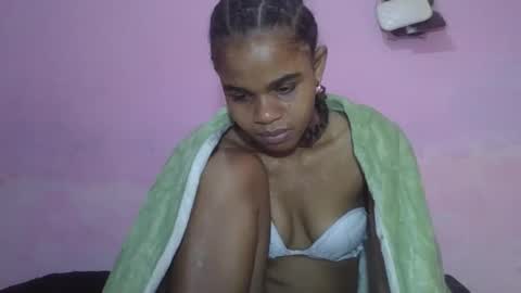 Snapshot of delphineee chatting on May 2026 05:02:02 AM delphine online show from May 2026 05:02:02 AM