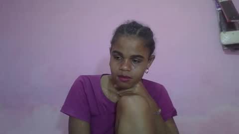 Snapshot of delphineee chatting on May 2026 05:48:01 AM delphine online show from May 2026 05:48:01 AM