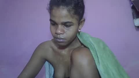 Snapshot of delphineee chatting on May 2026 05:38:01 AM delphine online show from May 2026 05:38:01 AM