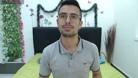 Snapshot of demian_val_4 chatting on December 2024 08:07:02 PM demian_val_4 online show from December 2024 08:07:02 PM