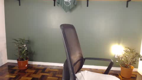 Snapshot of demmetria chatting on May 2026 05:40:01 PM demmetria online show from May 2026 05:40:01 PM