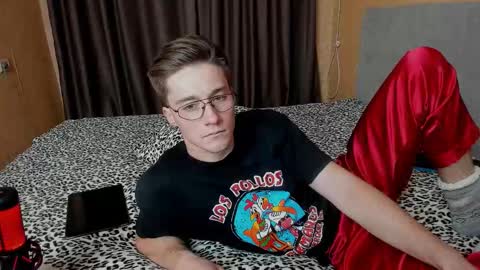 Snapshot of deni_boy99 chatting on October 2025 05:19:01 PM Deni online show from October 2025 05:19:01 PM