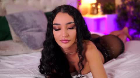 denisedevilles online show from December 2024 01:10:02 PM