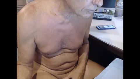Snapshot of denn_jett chatting on September 2025 02:05:02 PM Den  Jet online show from September 2025 02:05:02 PM