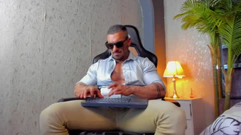 dennis_cox_ online show from February 2025 02:45:01 PM