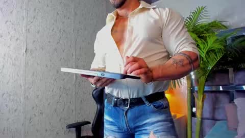 dennis_cox_ online show from February 2025 10:49:01 AM