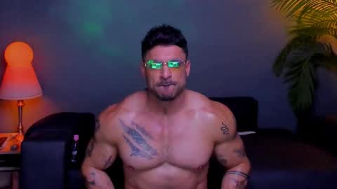 dennis_cox_ online show from November 2025 01:11:01 PM