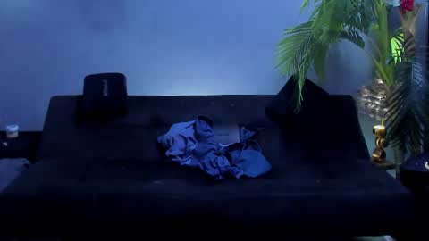 Snapshot of dennis_cox_ chatting on June 2026 05:07:01 PM dennis_cox_ online show from June 2026 05:07:01 PM