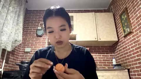 Snapshot of denysebernacchi chatting on November 2025 12:59:02 PM Emma online show from November 2025 12:59:02 PM