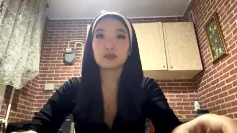 Emma online show from November 2025 02:28:02 PM