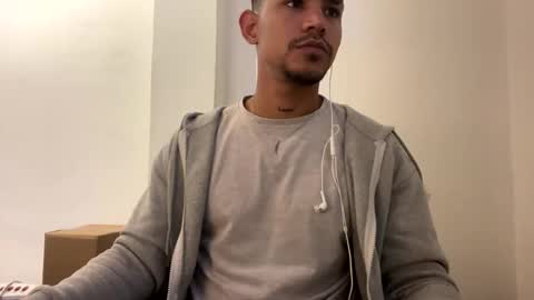 Snapshot of dereck_myers chatting on March 2026 08:50:01 PM Dereck Myers online show from March 2026 08:50:01 PM