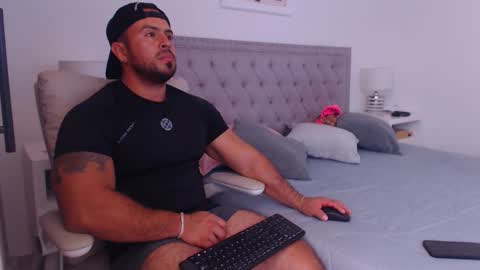 Derek online show from January 2026 02:33:02 PM