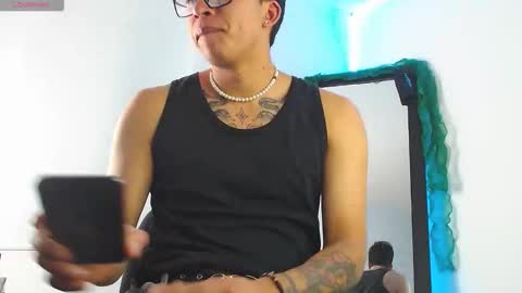 Snapshot of derek_moon04 chatting on January 2026 07:06:02 PM Derek online show from January 2026 07:06:02 PM