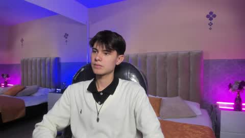 derek_sinn online show from April 2026 08:36:02 PM