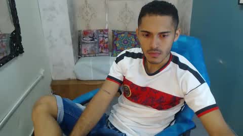 Snapshot of derek_storm_ chatting on November 2025 12:27:01 PM D E R E K online show from November 2025 12:27:01 PM