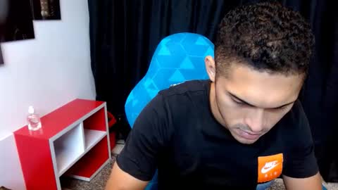 Snapshot of derek_storm_ chatting on December 2025 12:56:02 PM D E R E K online show from December 2025 12:56:02 PM