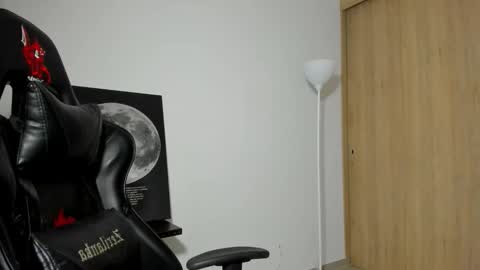 derekmuller11 online show from March 2026 11:39:02 PM