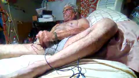 Snapshot of derick1961 chatting on May 2026 05:35:01 AM derick1961 online show from May 2026 05:35:01 AM