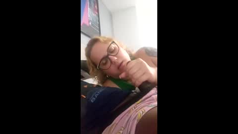 Snapshot of derkdiggler89 chatting on April 2026 08:58:02 PM Derk Mae online show from April 2026 08:58:02 PM