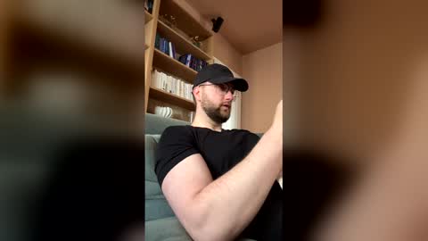 Snapshot of derkleinerabauke chatting on April 2026 04:10:02 PM derkleinerabauke online show from April 2026 04:10:02 PM