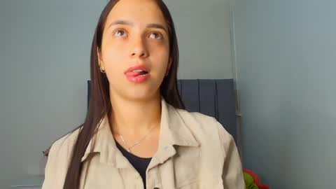 Snapshot of derly_cuervo703031 chatting on April 2026 12:05:01 AM derly_cuervo703031 online show from April 2026 12:05:01 AM