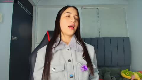 Snapshot of derly_cuervo703031 chatting on May 2026 01:52:02 PM derly_cuervo703031 online show from May 2026 01:52:02 PM