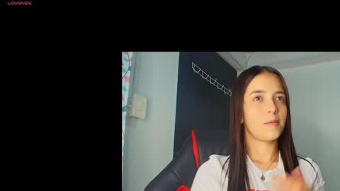 Snapshot of derly_cuervo703031 chatting on May 2026 04:47:02 PM derly_cuervo703031 online show from May 2026 04:47:02 PM