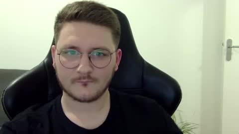 Snapshot of dervechi chatting on December 2025 08:36:02 PM dervechi online show from December 2025 08:36:02 PM
