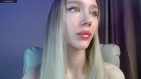 Snapshot of des_ch chatting on April 2026 04:39:01 PM Ari online show from April 2026 04:39:01 PM