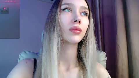 Snapshot of des_ch chatting on May 2026 05:09:02 PM Ari online show from May 2026 05:09:02 PM