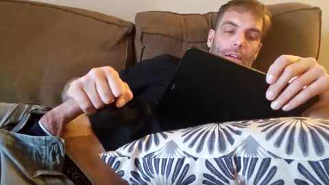 Snapshot of desertan20 chatting on December 2024 07:28:01 PM Tall and Handsome online show from December 2024 07:28:01 PM